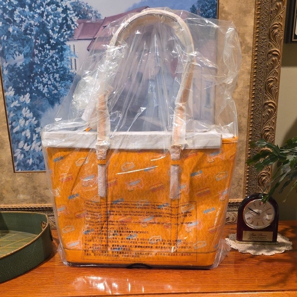 Michael Kors Large Printed Signature Logo Tote Bag - Stunning Rare Orange - NWT - Picture 3 of 12